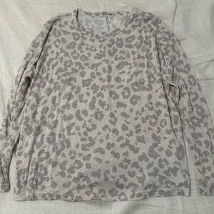 Gray Leopard Print Long Sleeve Top size S/M